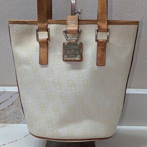 Dooney & Bourke Cream Bucket Bag Like New With COA